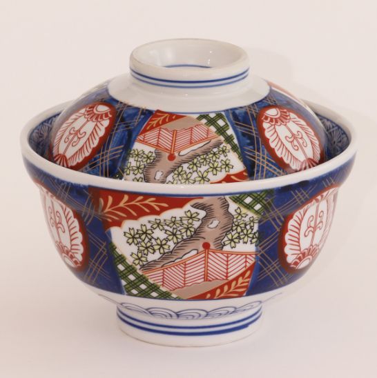 春山製陶の錦小桜5.5寸蓋付丼